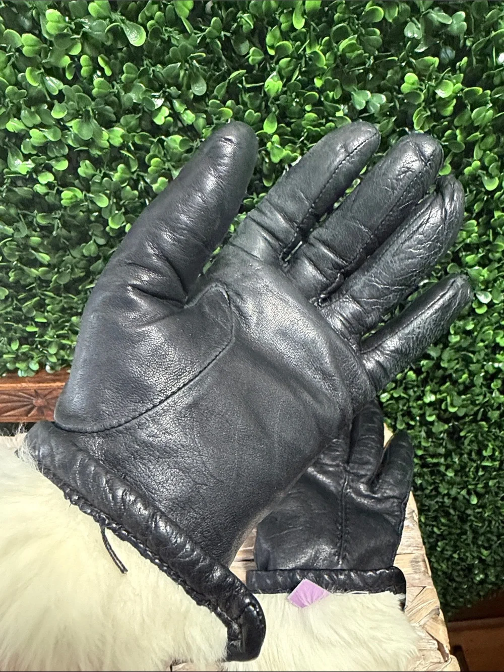 Women’s Grandoe Black Leather Fur lined Gloves - Sleek Everyday Style